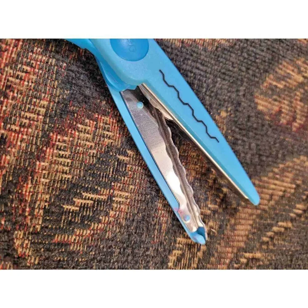 Paper Edge Scissors- Zipper - Picture 2 of 2